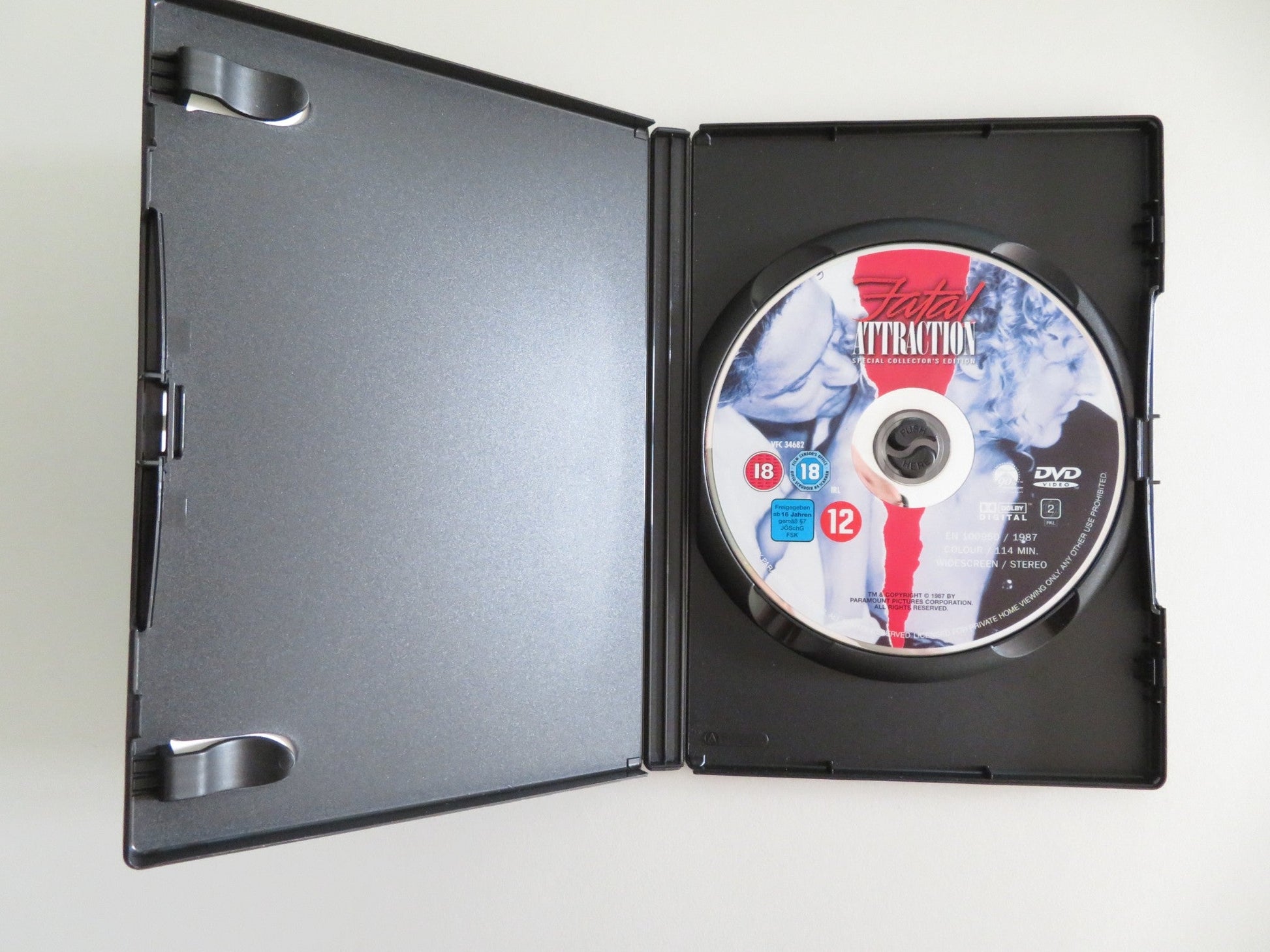 FATAL ATTRACTION - SPECIAL COLLECTOR'S EDITION (DVD) DOUGLAS CLOSE 1987 REGION 2 Movie posters