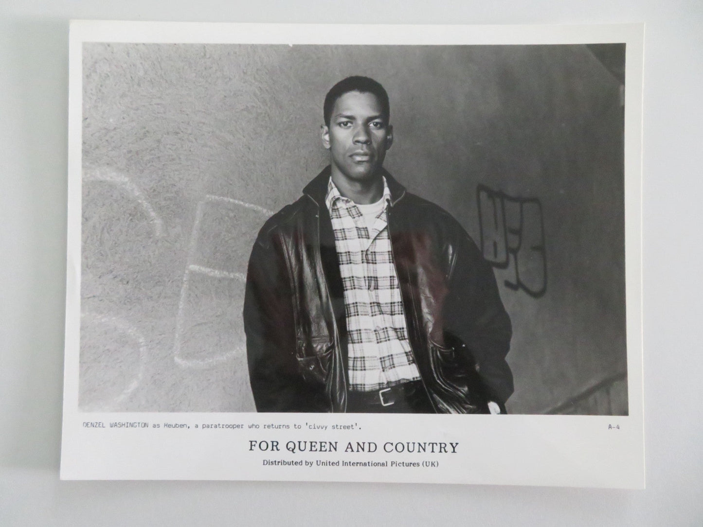 FOR QUEEN AND COUNTRY MOVIE STILL PHOTO LOT OF 6 DENZEL WASHINGTON D. HEALY 1988 Movie posters