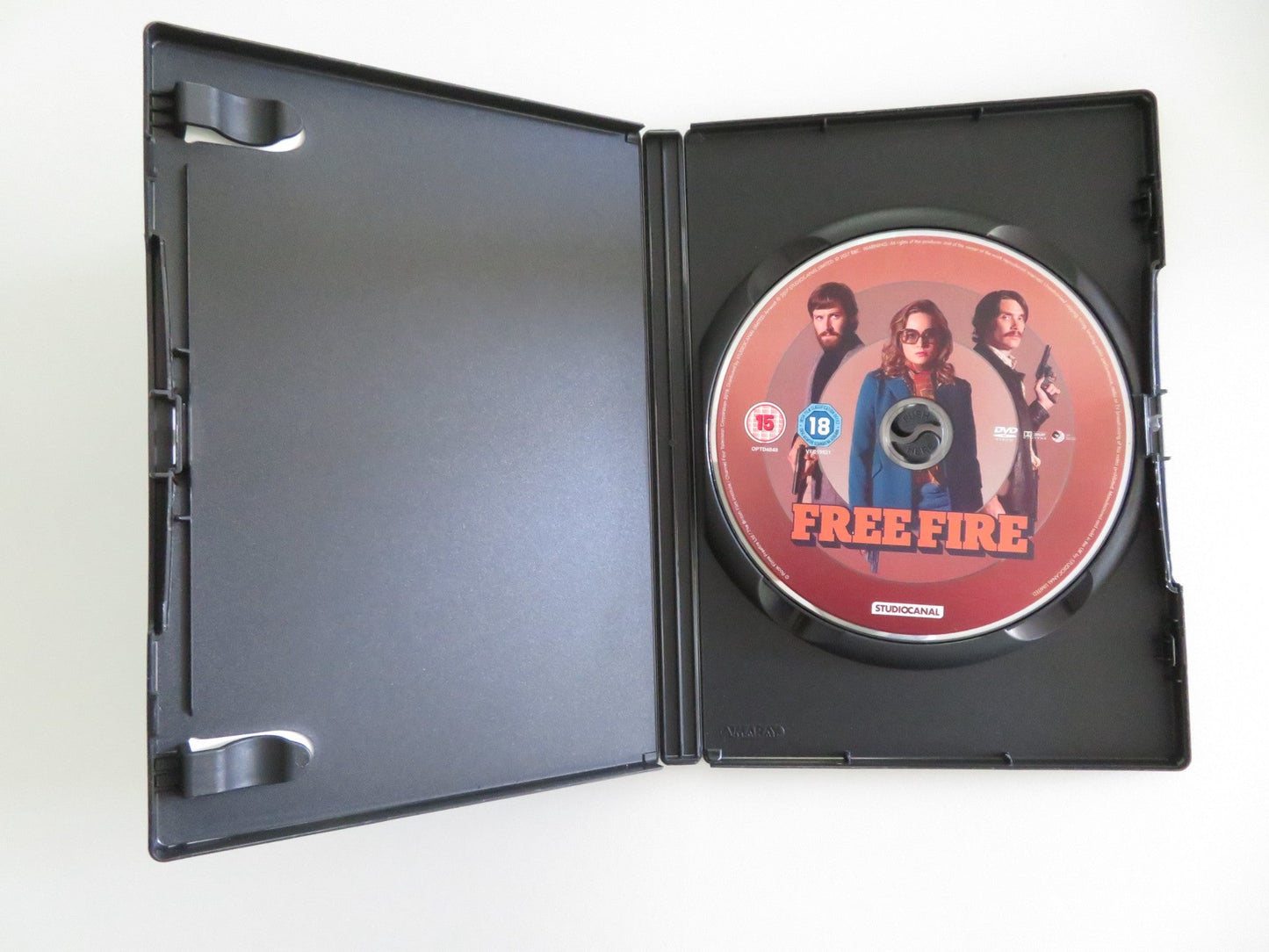 FREE FIRE (DVD) CILLIAN MURPHY ARMIE HAMMER 2016 REGION 2 Movie posters