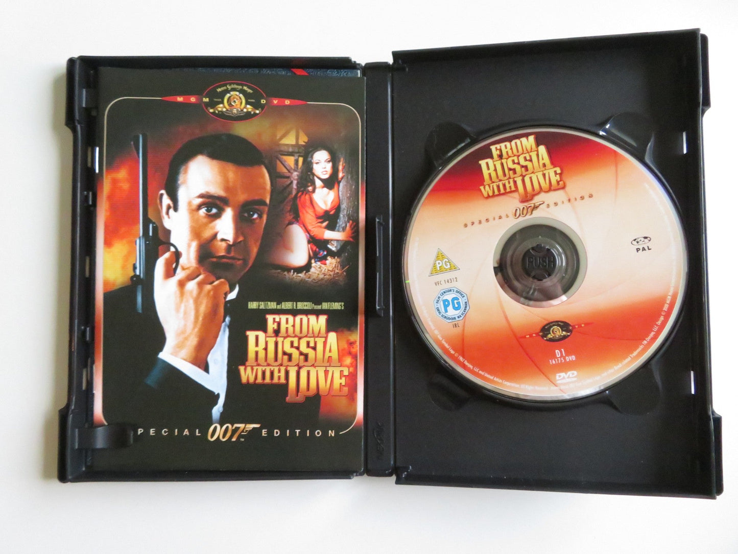 FROM RUSSIA WITH LOVE (DVD) 007 JAMES BOND SEAN CONNERY R. SHAW 1963 REGION 2 Movie posters