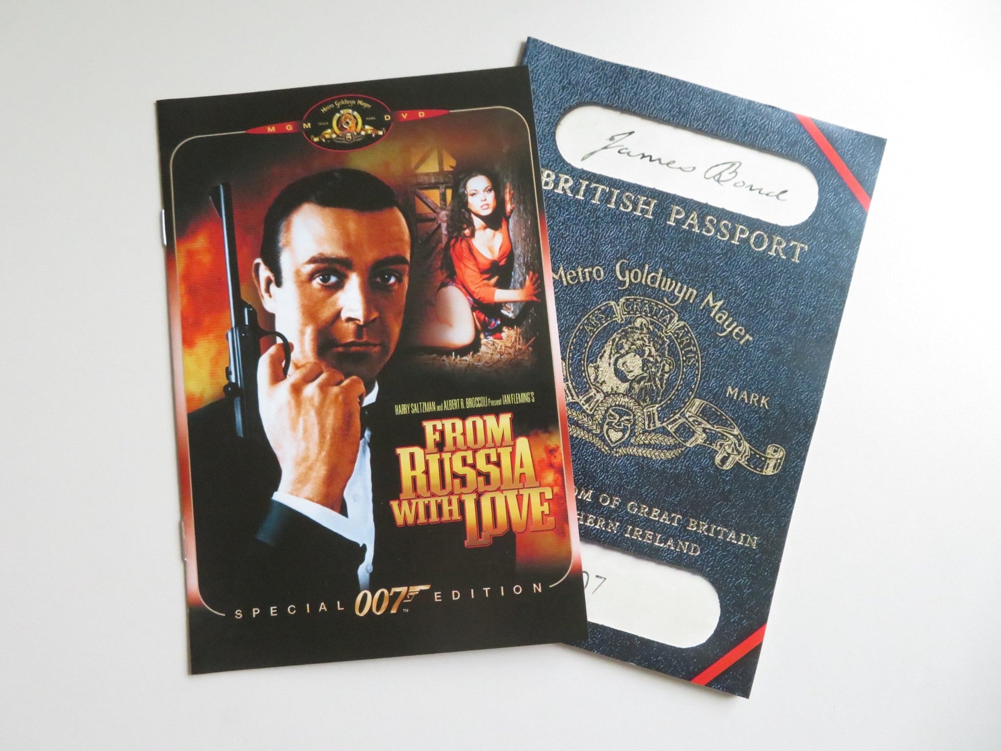 FROM RUSSIA WITH LOVE (DVD) 007 JAMES BOND SEAN CONNERY R. SHAW 1963 REGION 2 Movie posters