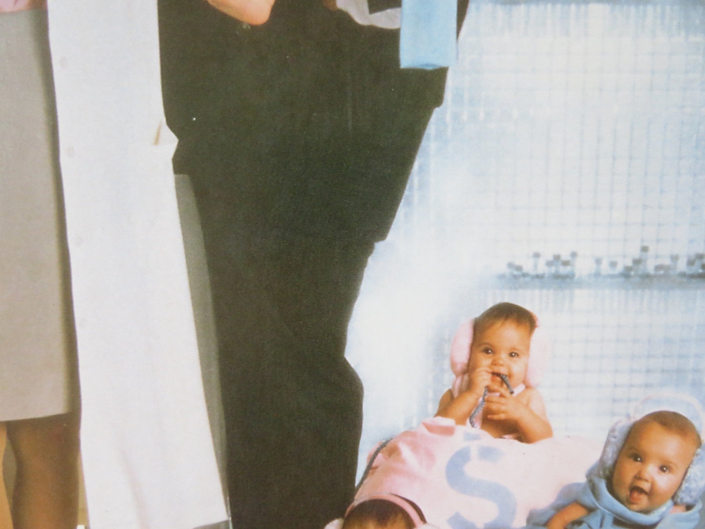 FROZEN ASSETS VHS VIDEO POSTER SHELLEY LONG CORBIN BERNSEN 1992 Rendezvous Cinema Movie posters