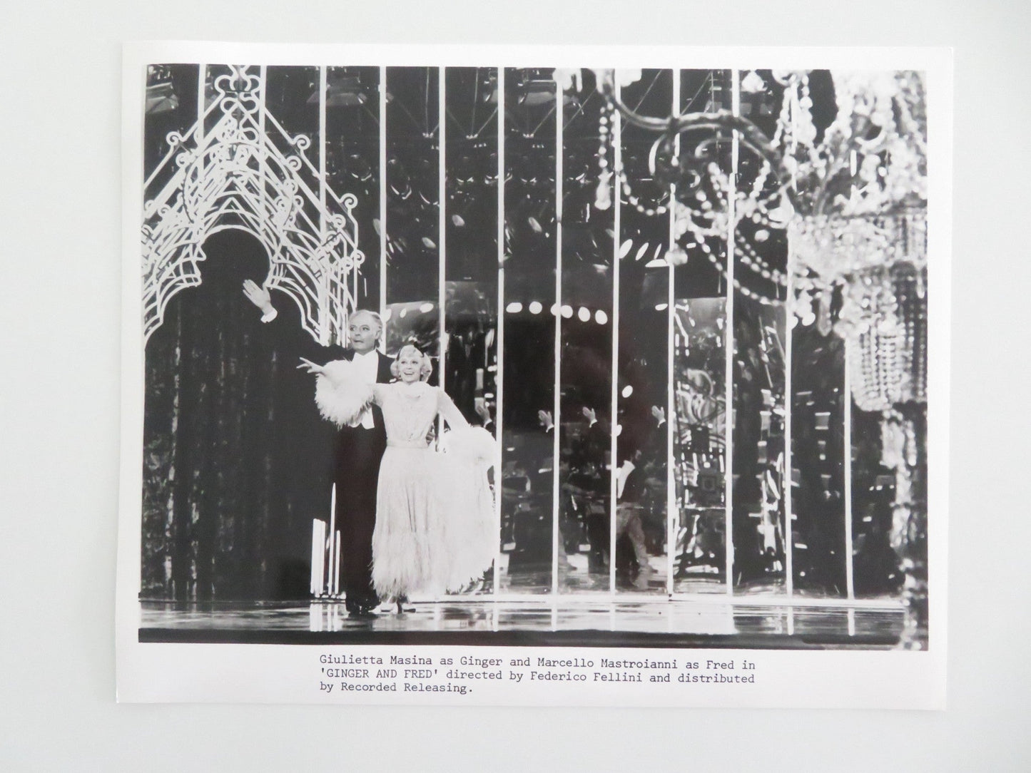 GINGER & FRED MOVIE STILL PHOTO MARCELLO MASTROIANNI GIULIETTA MASINA 1986 Movie posters
