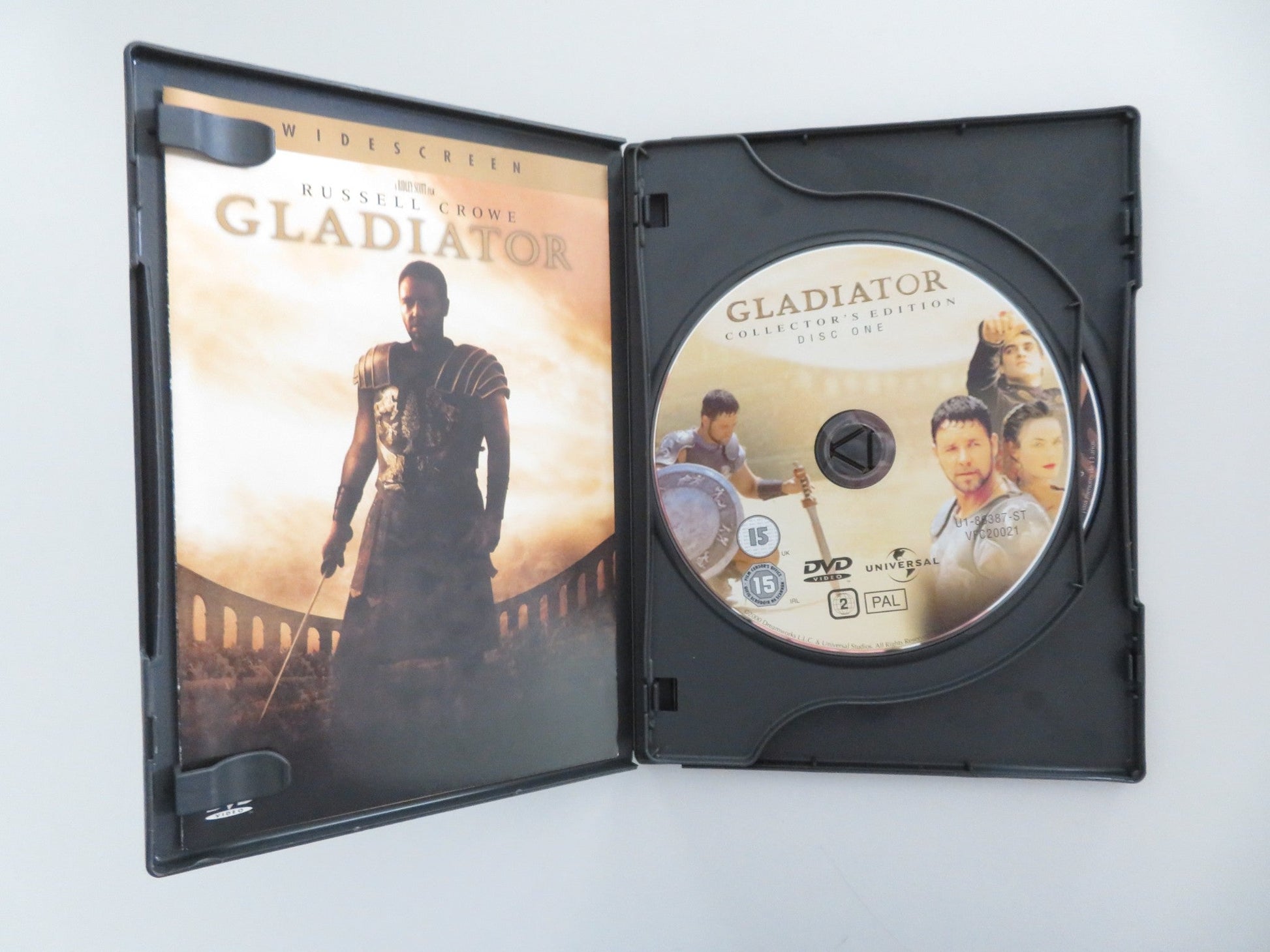 GLADIATOR - SPECTACULAR 2 DISC DVD (DVD) RUSSELL CROWE J. PHOENIX 2000 REGION 2 Movie posters