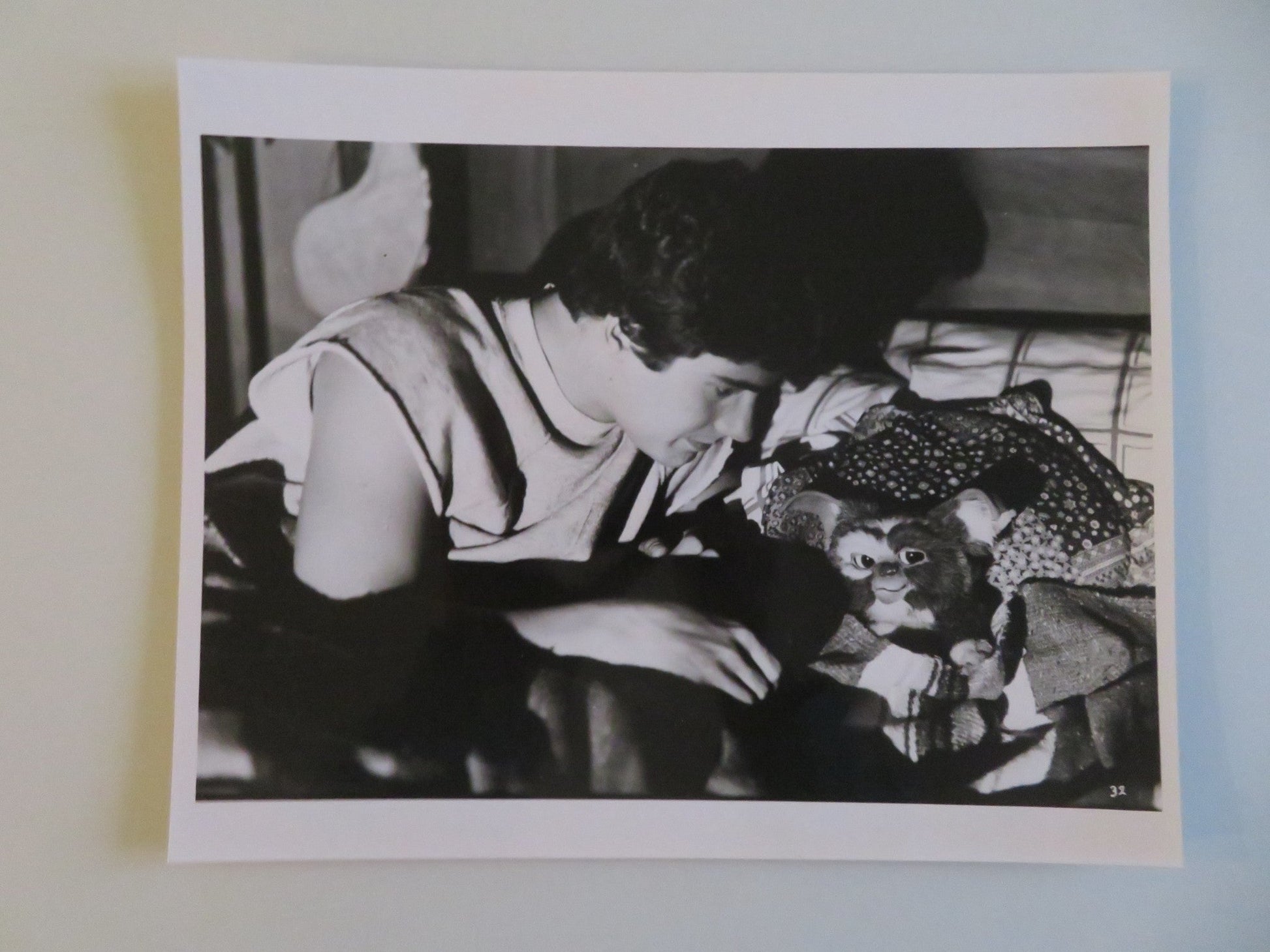 GREMLINS - A MOVIE STILL PHOTO LOT OF 2 ZACH GALLIGAN PHOEBE CATES 1984 - Rendezvous Cinema