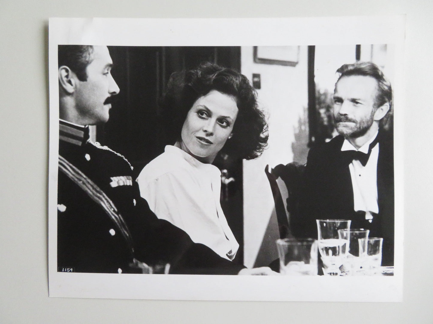 HALF MOON STREET - A MOVIE STILL PHOTO LOT OF 2 SIGOURNEY WEAVER M. CAINE 1986 - Rendezvous Cinema