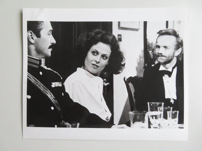 HALF MOON STREET - A MOVIE STILL PHOTO LOT OF 2 SIGOURNEY WEAVER M. CAINE 1986 - Rendezvous Cinema