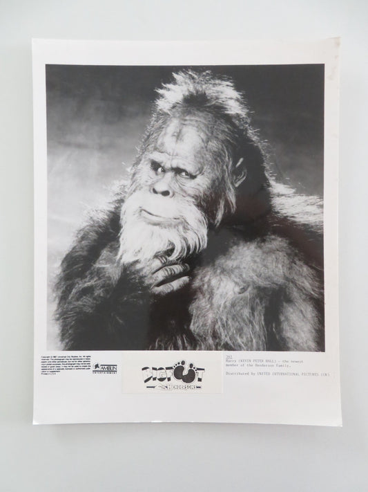 HARRY AND THE HENDERSONS MOVIE STILL PHOTO KEVIN PETER HALL JOHN LITHGOW 1987 Movie posters