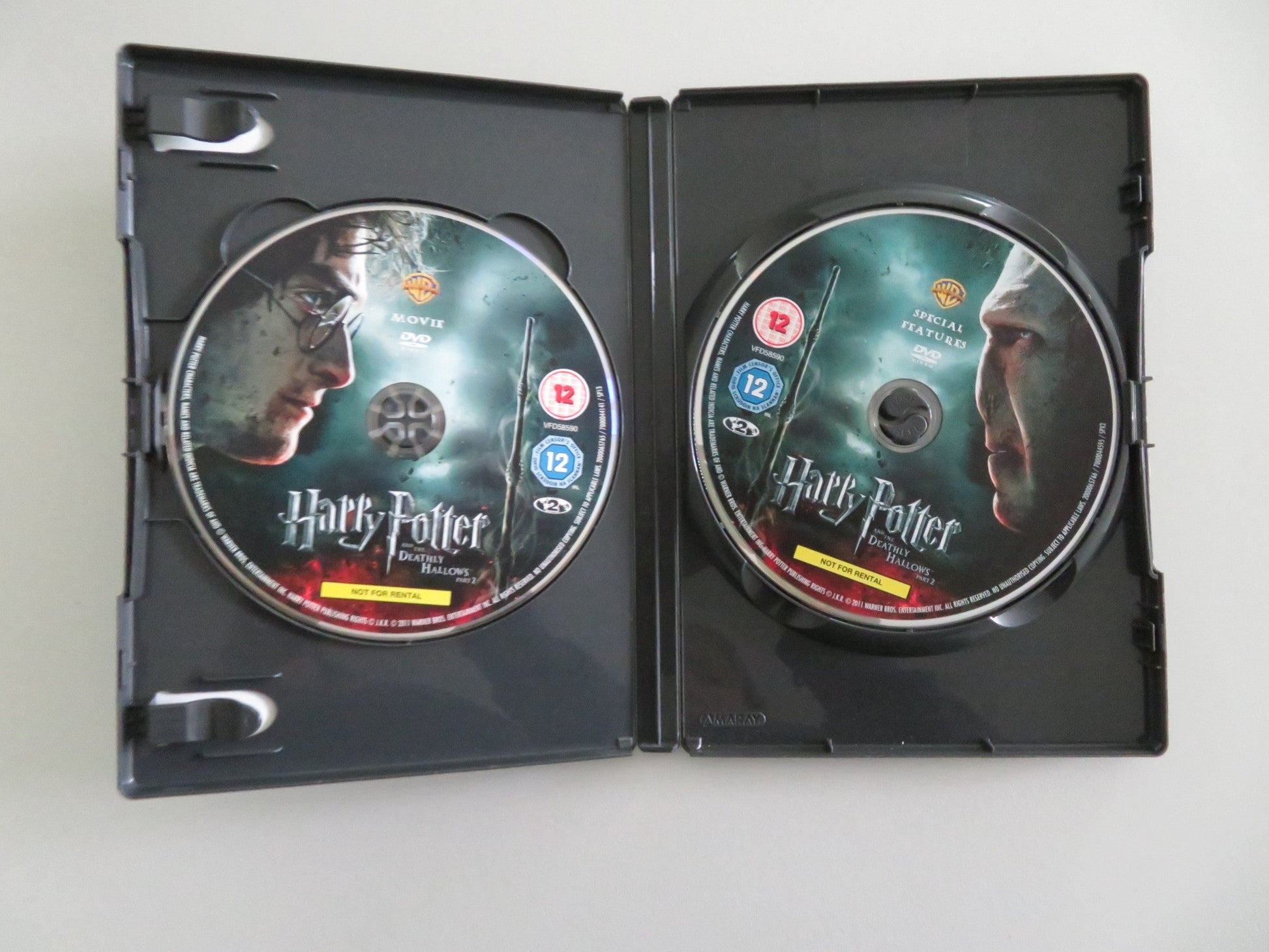 HARRY POTTER AND THE DEATHLY HALLOWS: PART 2 (DVD) RADCLIFFE 2011 REGION 2 Movie posters