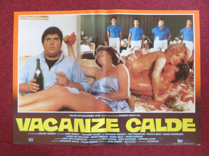HOT RESORT - A ITALIAN FOTOBUSTA POSTER CANNON TOM PARSEKIAN MICHAEL KERZ 1985 Rendezvous Cinema Movie posters