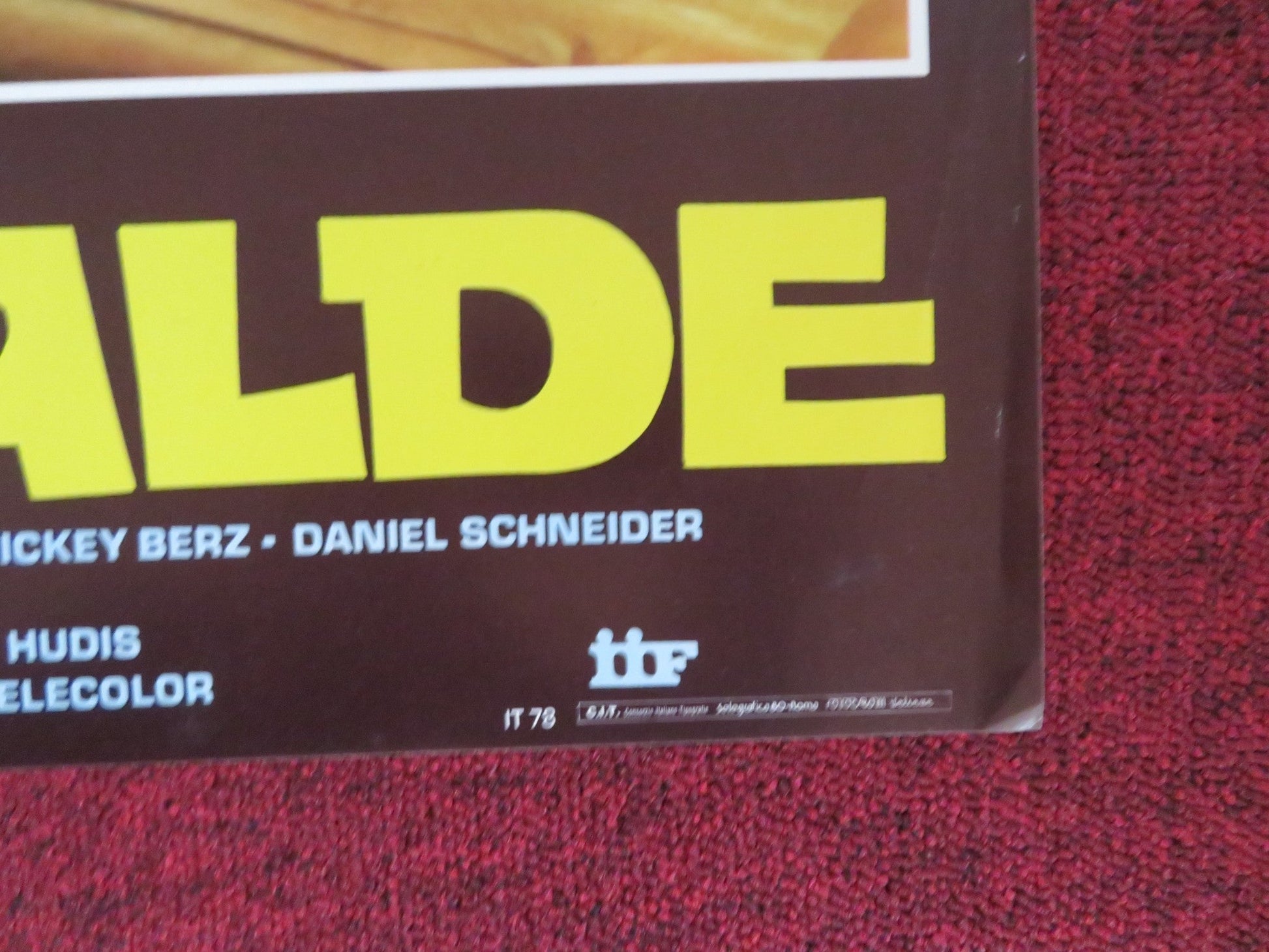 HOT RESORT - B ITALIAN FOTOBUSTA POSTER CANNON TOM PARSEKIAN MICHAEL KERZ 1985 Rendezvous Cinema Movie posters