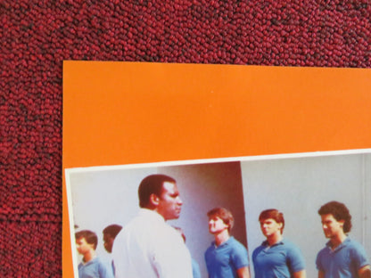 HOT RESORT - D ITALIAN FOTOBUSTA POSTER CANNON TOM PARSEKIAN MICHAEL KERZ 1985 Rendezvous Cinema Movie posters