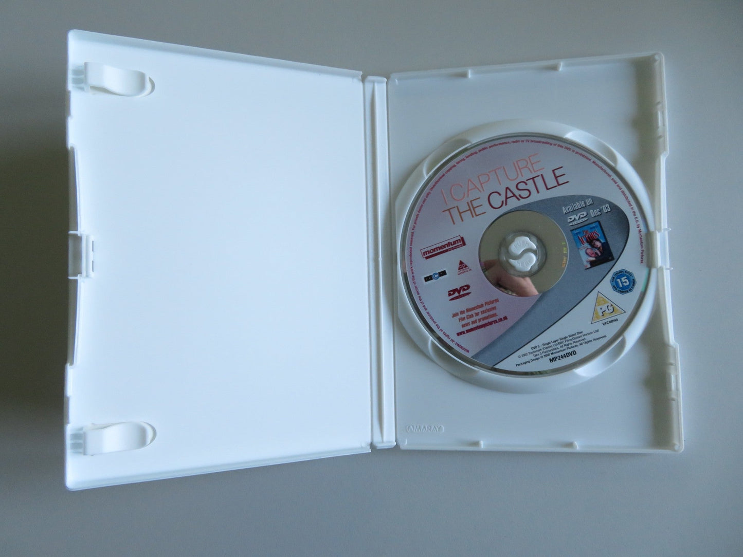 I CAPTURE THE CASTLE (DVD) ROMOLA GARAI BILL NIGHY 2003 REGION 2 - Rendezvous Cinema