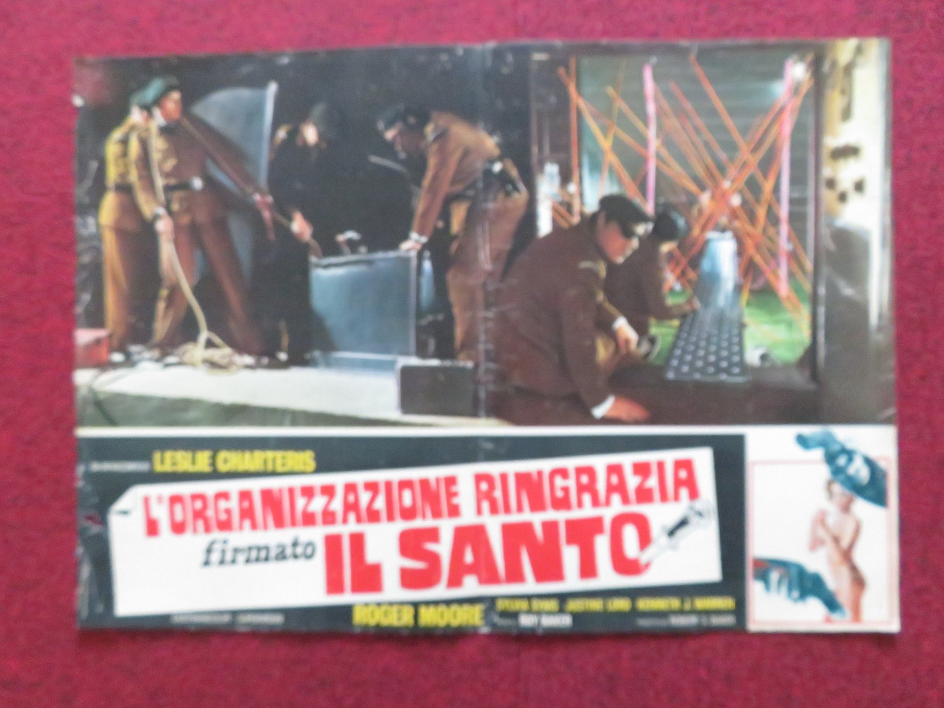 THE FICTION-MAKERS - B ITALIAN FOTOBUSTA POSTER ROGER MOORE SYLVIA SYMS 1973 - Rendezvous Cinema