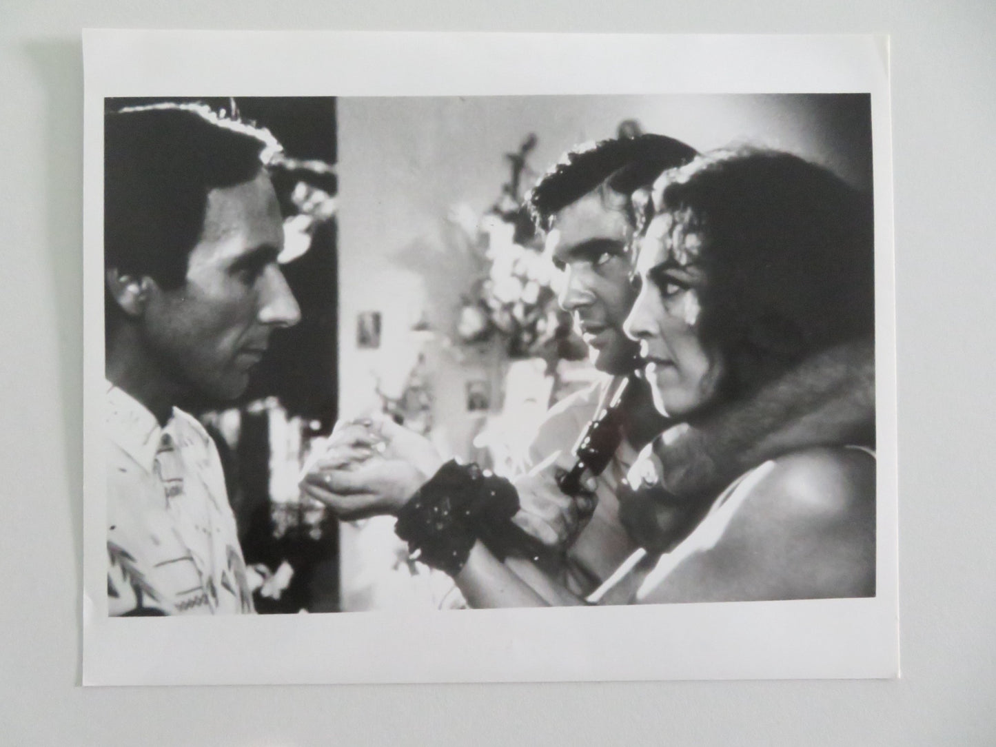 LAW OF DESIRE MOVIE STILL PHOTO LOT OF 5 CARMEN MAURA ANTONIO BANDERAS 1987 - Rendezvous Cinema
