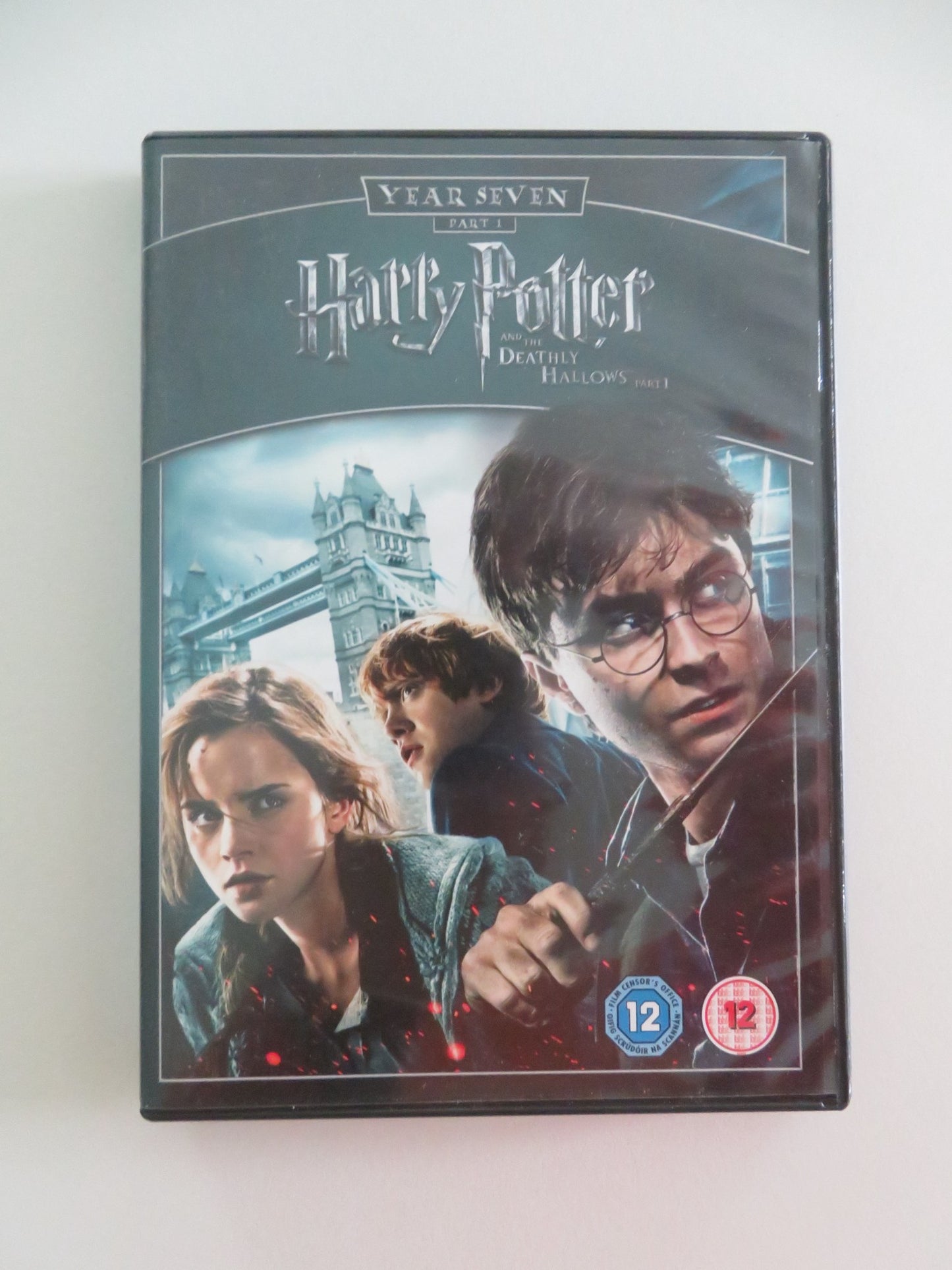 HARRY POTTER AND THE DEATHLY HALLOWS PART 1 (DVD) DANIEL RADCLIFFE 2010 REGION 2