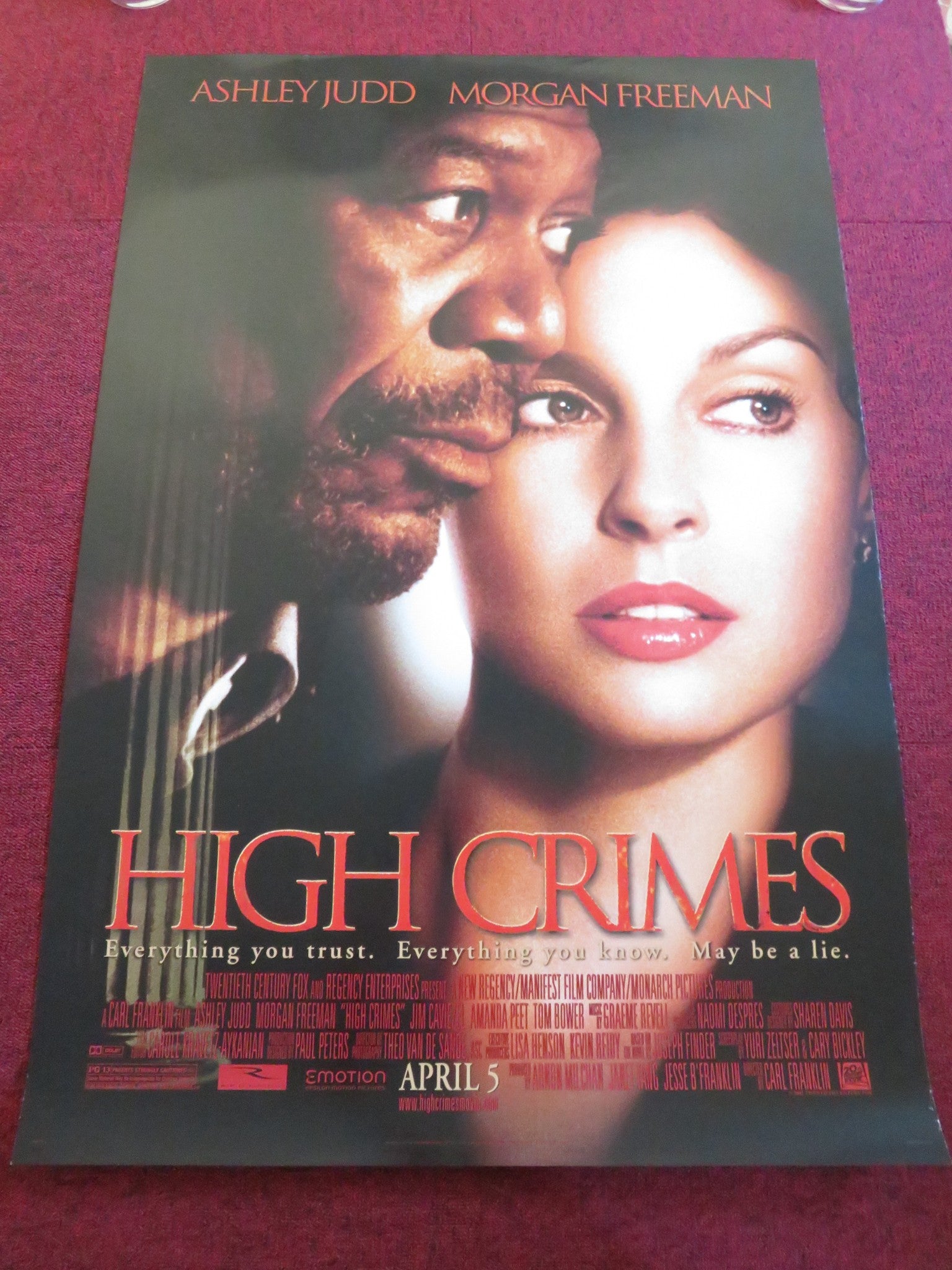 HIGH CRIMES VERSION A - b US ONE SHEET ROLLED POSTER ASHLEY JUDD M. FREEMAN 2002 - Rendezvous Cinema