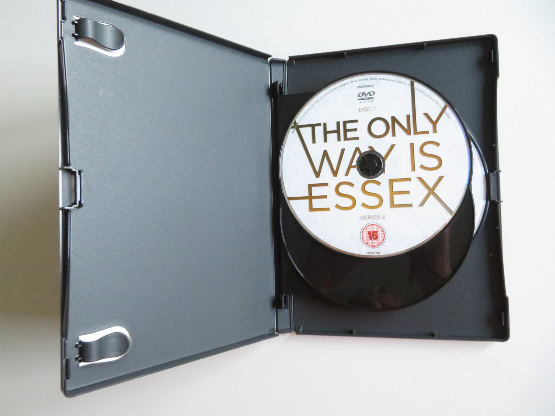 THE ONLY WAY IS ESSEX - SERIES 2 - 3 DISCS (DVD) TOWIE VAN OUTEN 2010 REGION 2 - Rendezvous Cinema