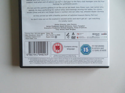 THE ONLY WAY IS ESSEX - SERIES 2 - 3 DISCS (DVD) TOWIE VAN OUTEN 2010 REGION 2 - Rendezvous Cinema