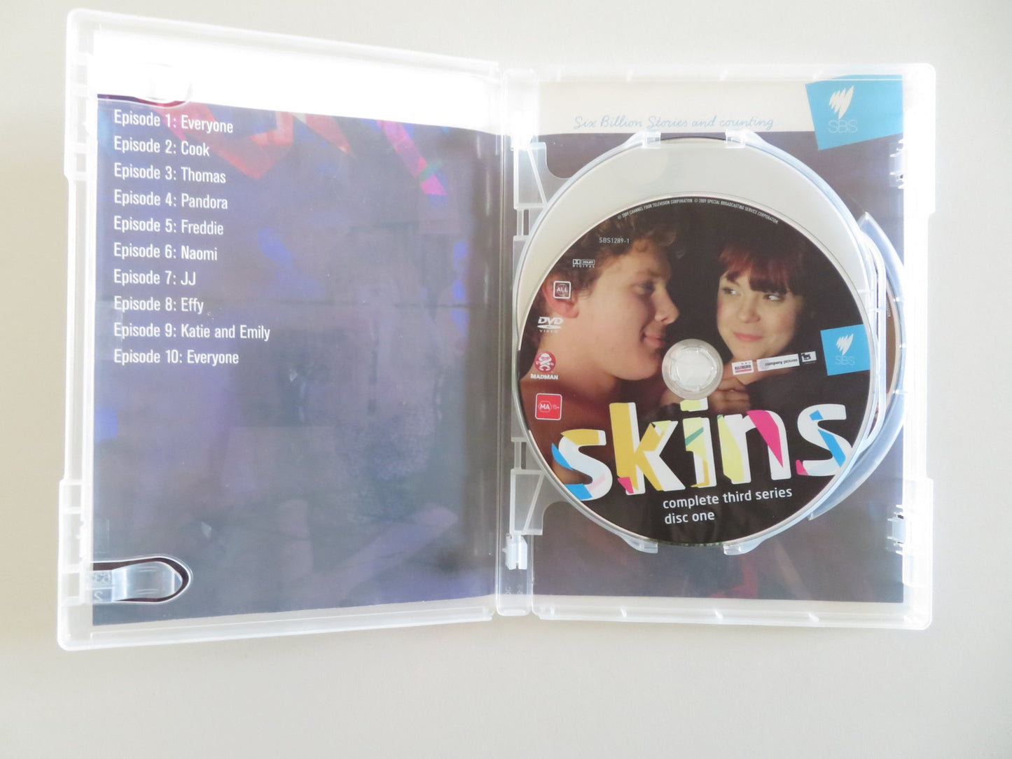SKINS COMPLETE THIRD SERIES - 3 DISCS (DVD) NICHOLAS HOULT 2009 REGION ALL