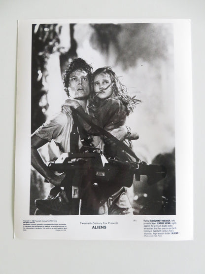 ALIENS MOVIE STILL PHOTO LOT OF 6 SIGOURNEY WEAVER BILL PAXTON 1986