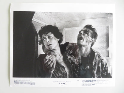 ALIENS MOVIE STILL PHOTO LOT OF 6 SIGOURNEY WEAVER BILL PAXTON 1986