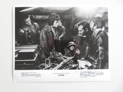 ALIENS MOVIE STILL PHOTO LOT OF 6 SIGOURNEY WEAVER BILL PAXTON 1986