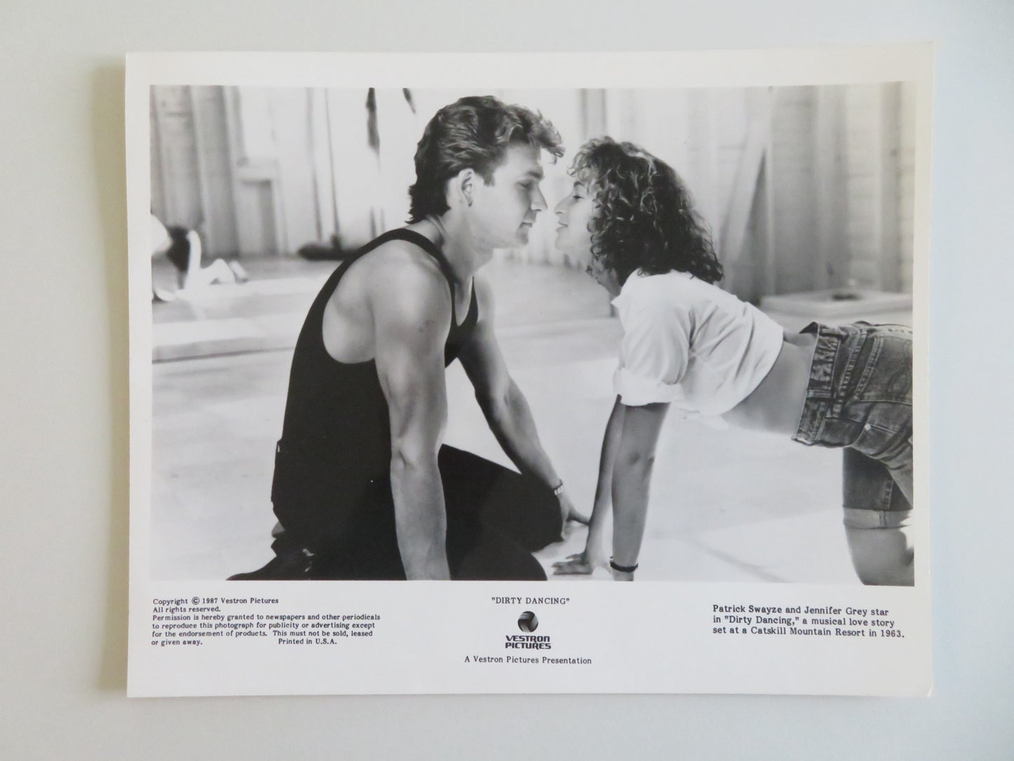 DIRTY DANCING MOVIE STILL PHOTO LOT OF 2 PATRICK SWAYZE JENNIFER GREY 1987