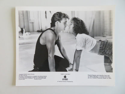 DIRTY DANCING MOVIE STILL PHOTO LOT OF 2 PATRICK SWAYZE JENNIFER GREY 1987