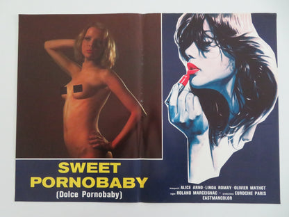 KISS ME KILLER - B ITALIAN FOTOBUSTA POSTER ALICE ARNO LINA ROMAY 1977 - Rendezvous Cinema