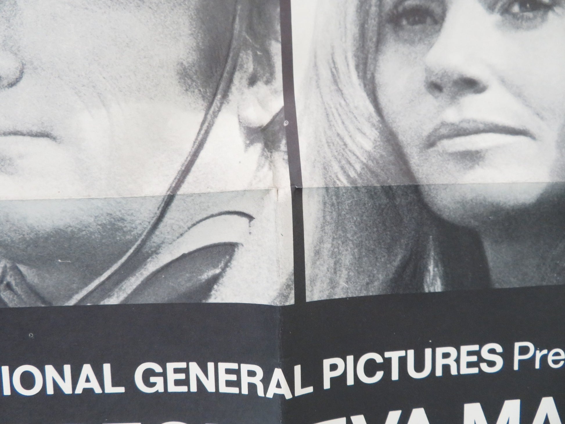 THE STALKING MOON - B FOLDED US ONE SHEET POSTER GREGORY PECK MARIE SAINT 1968 - Rendezvous Cinema
