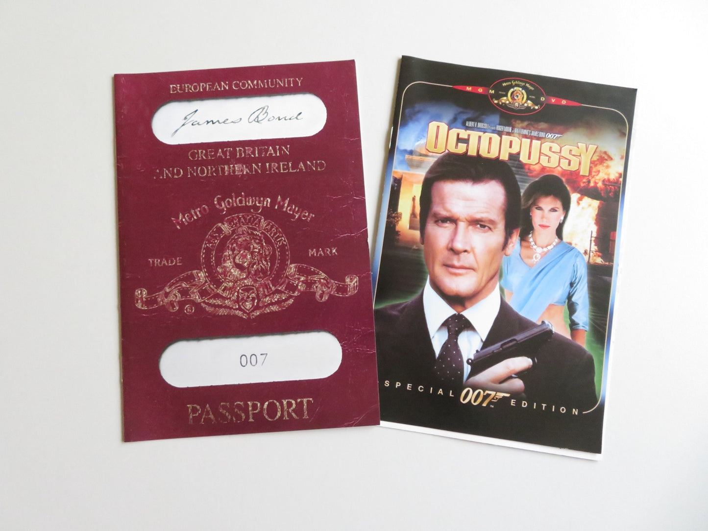 OCTOPUSSY - SPECIAL EDITION (DVD) 007 JAMES BOND ROGER MOORE 1983 REGION 2