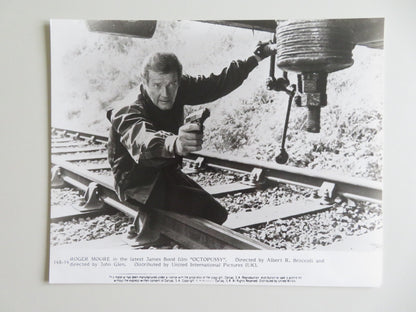OCTOPUSSY MOVIE STILL PHOTO LOT OF 2 007 JAMES BOND ROGER MOORE MAUD ADAMS 1983