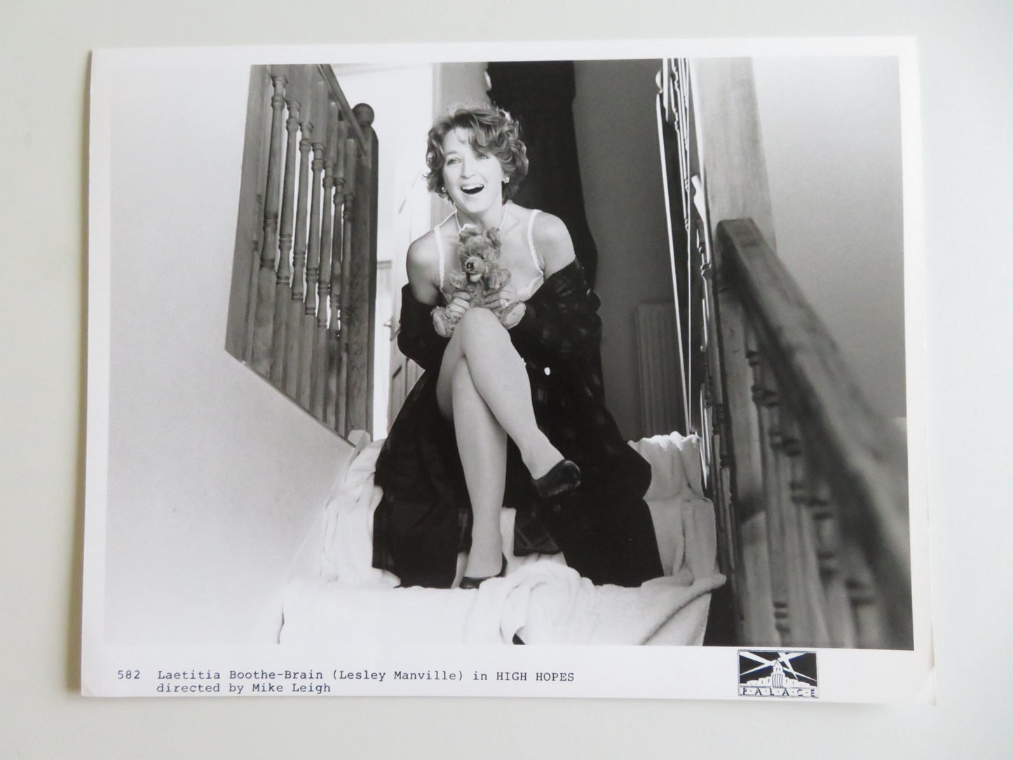 HIGH HOPES MOVIE STILL PHOTO LOT OF 8 PHIL DAVIS LESLEY MANVILLE RUTH SHEEN 1988