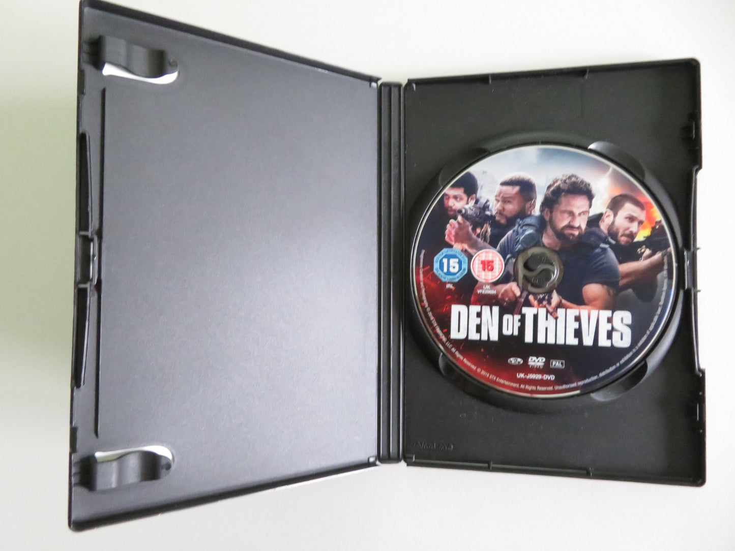 DEN OF THIEVES (DVD) GERARD BUTLER 50 CENT 2018 REGION 2