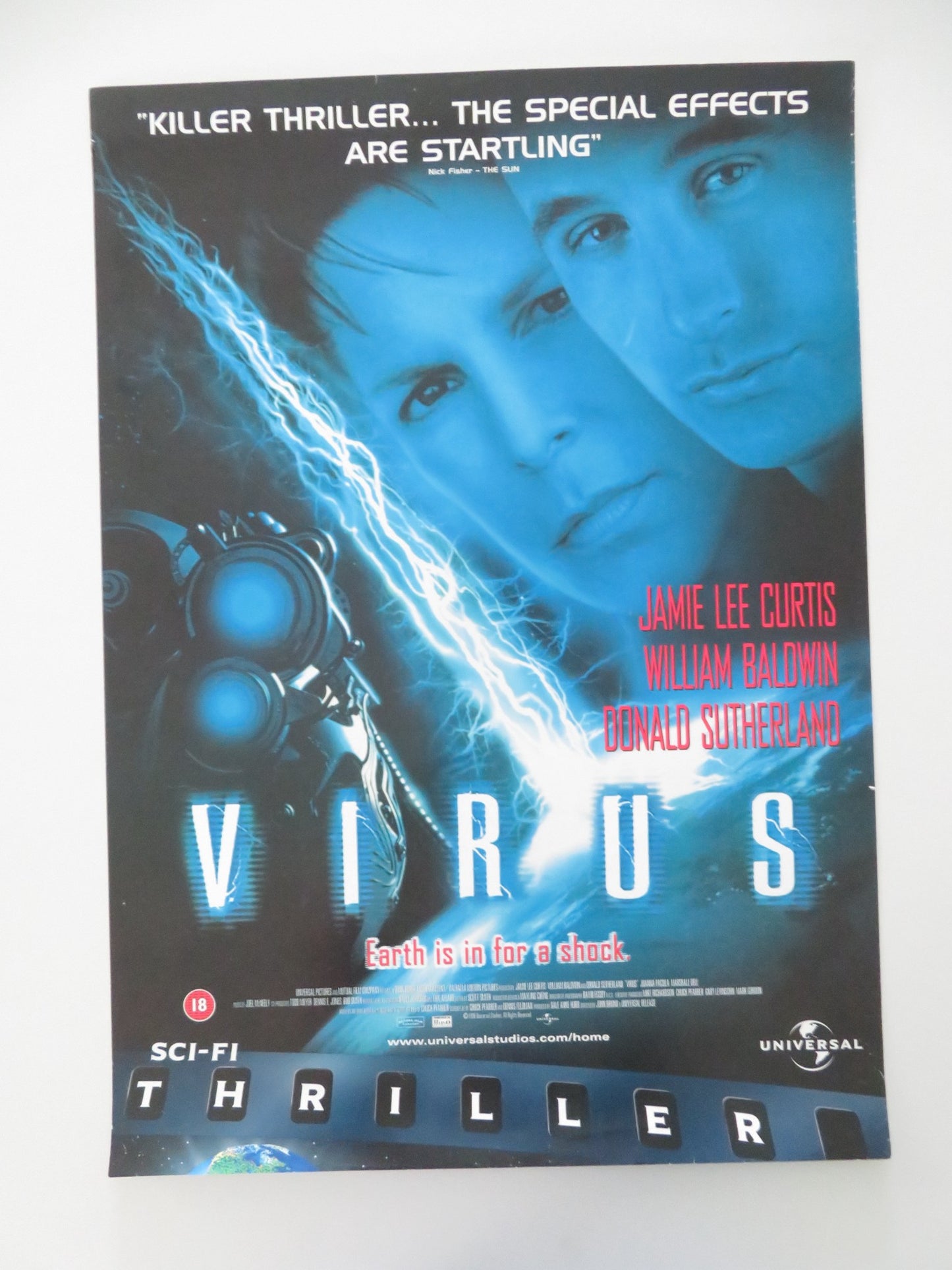 VIRUS VHS VIDEO POSTER JAMIE LEE CURTIS WILLIAM BALDWIN 1999 - Rendezvous Cinema