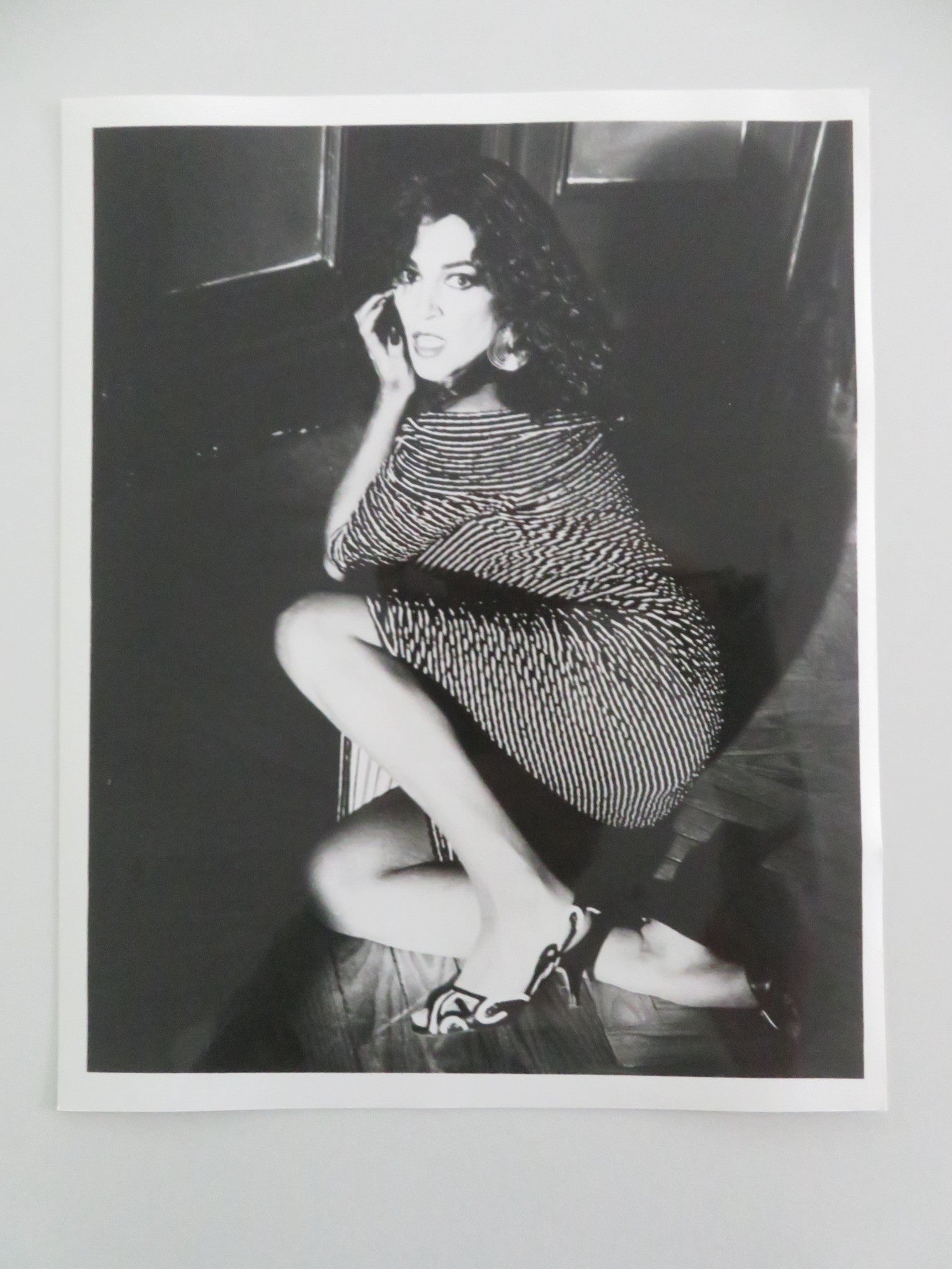 LAW OF DESIRE - A MOVIE STILL PHOTO CARMEN MAURA ANTONIO BANDERAS 1987 - Rendezvous Cinema