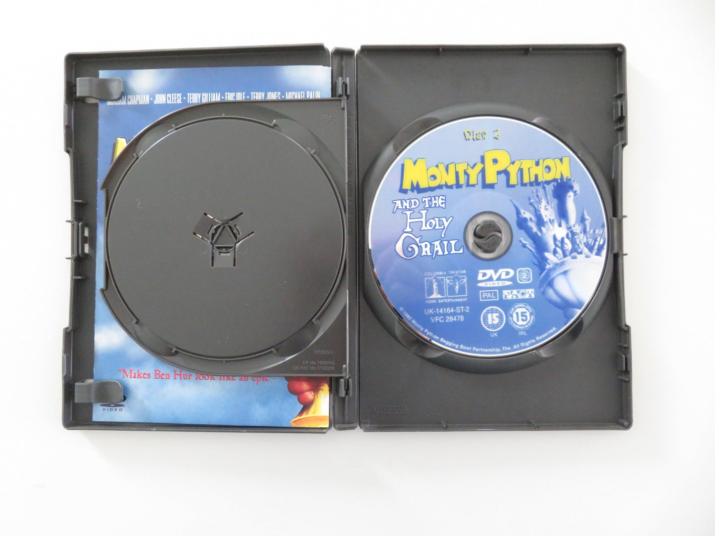MONTY PYTHON AND THE HOLY GRAIL (DVD) GRAHAM CHAPMAN JOHN CLEESE 1975 REGION 2 - Rendezvous Cinema