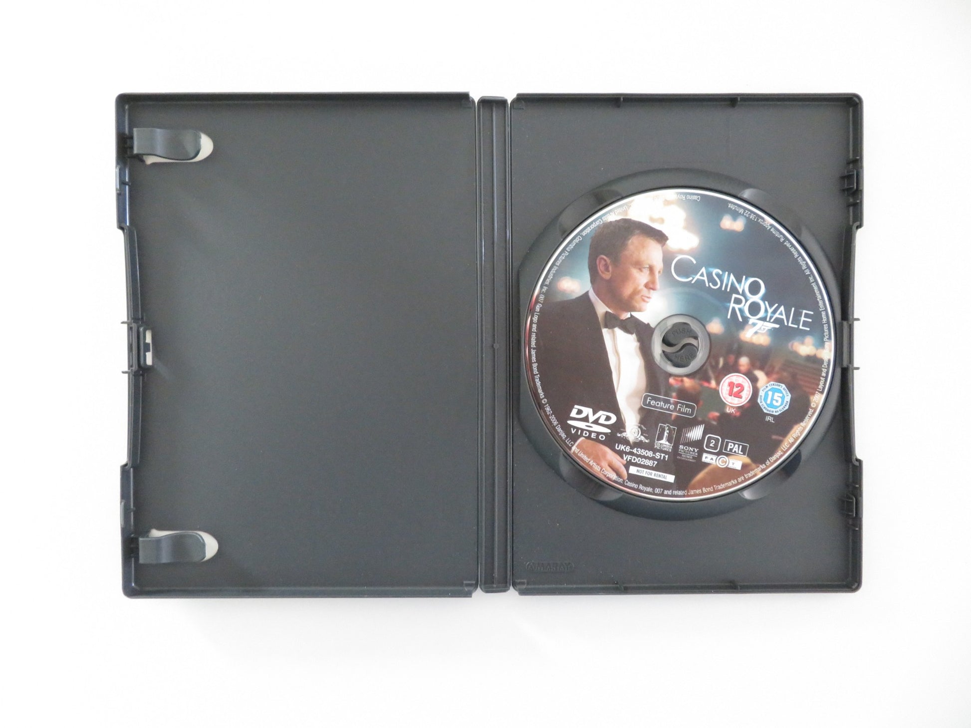 CASINO ROYALE (DVD) DANIEL CRAIG EVA GREEN 2006 REGION 2 - Rendezvous Cinema