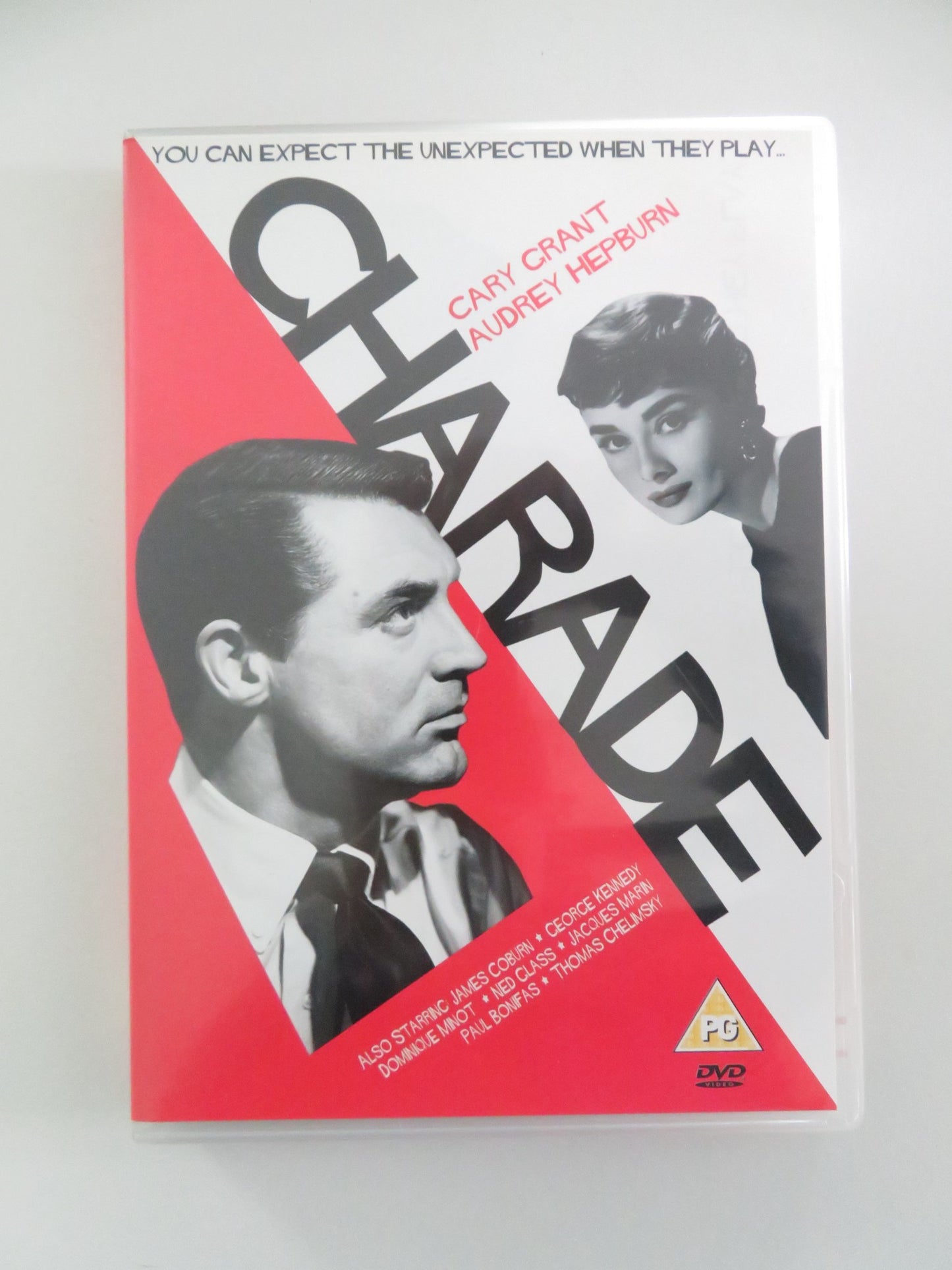CHARADE - B (DVD) CARY GRANT AUDREY HEPBURN 1963 REGION FREE - Rendezvous Cinema