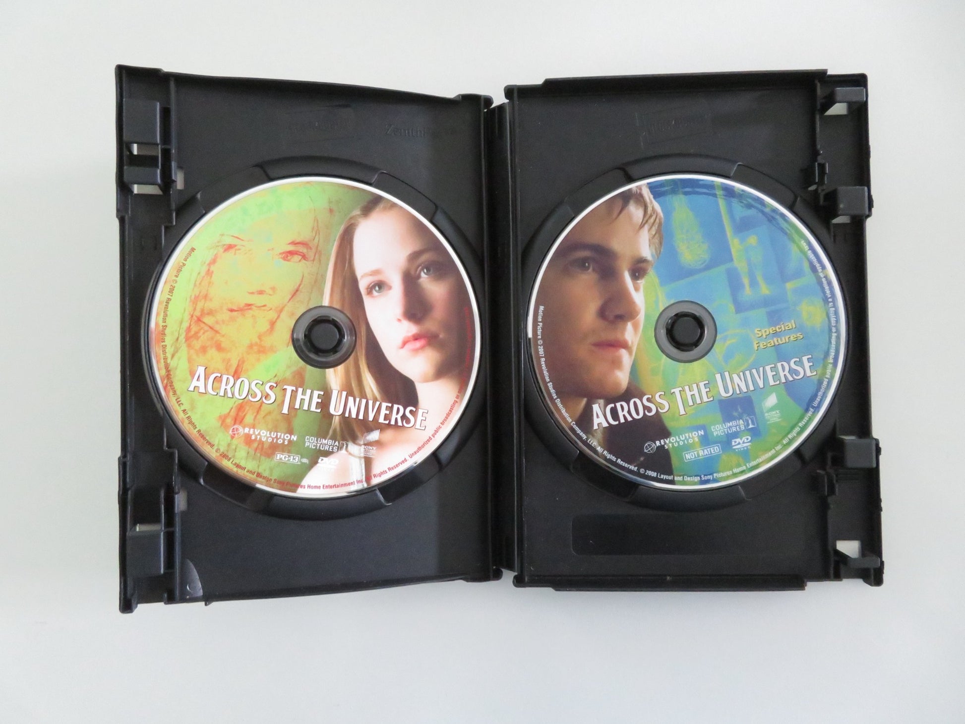 ACROSS THE UNIVERSE (DVD) JIM STURGESS EVAN RACHEL WOOD 2007 REGION 1 - Rendezvous Cinema