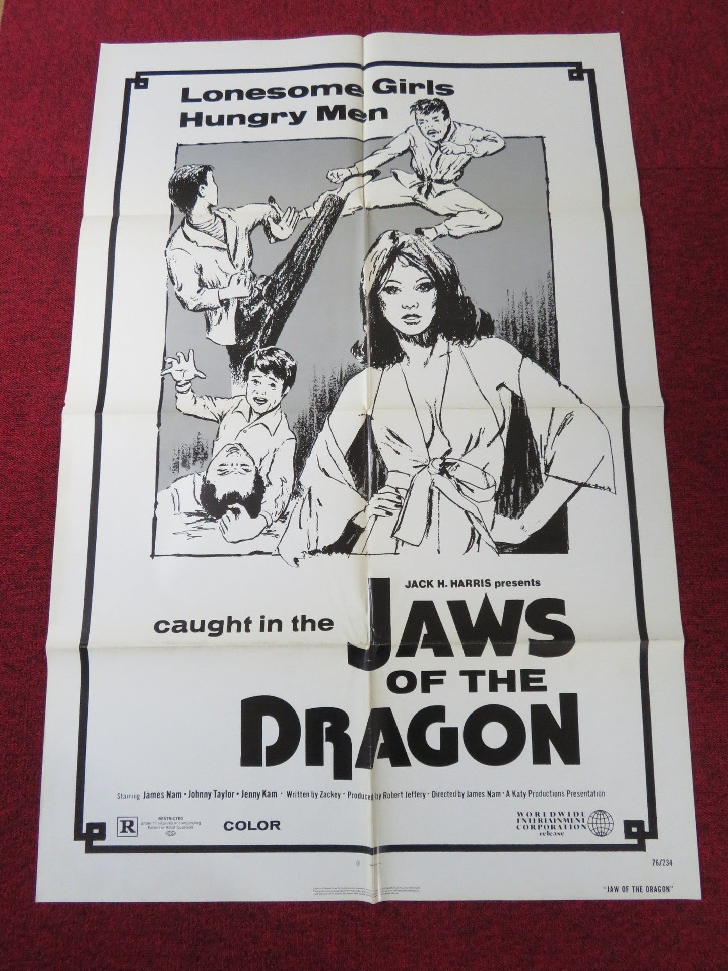 JAWS OF THE DRAGON FOLDED US ONE SHEET POSTER SEOK - HOON NAM MING - GYU CHOE 1974 Rendezvous Cinema Movie posters