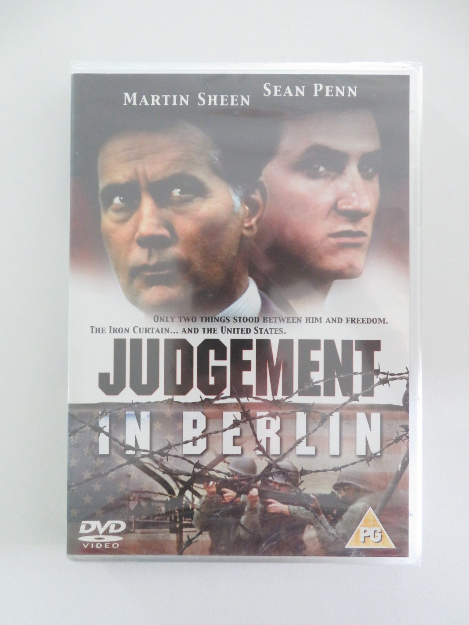 JUDGEMENT IN BERLIN (DVD) MARTIN SHEEN SEAN PENN 1988 REGION 2 Movie posters