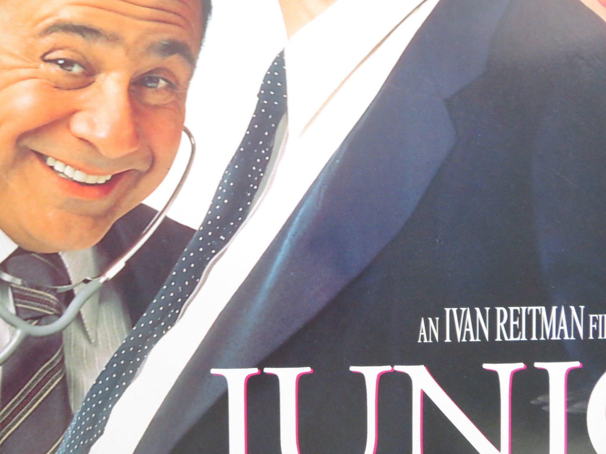 JUNIOR VHS VIDEO POSTER ROLLED ARNOLD SCHWARZENEGGER DANNY DEVITO 1994 Rendezvous Cinema Movie posters