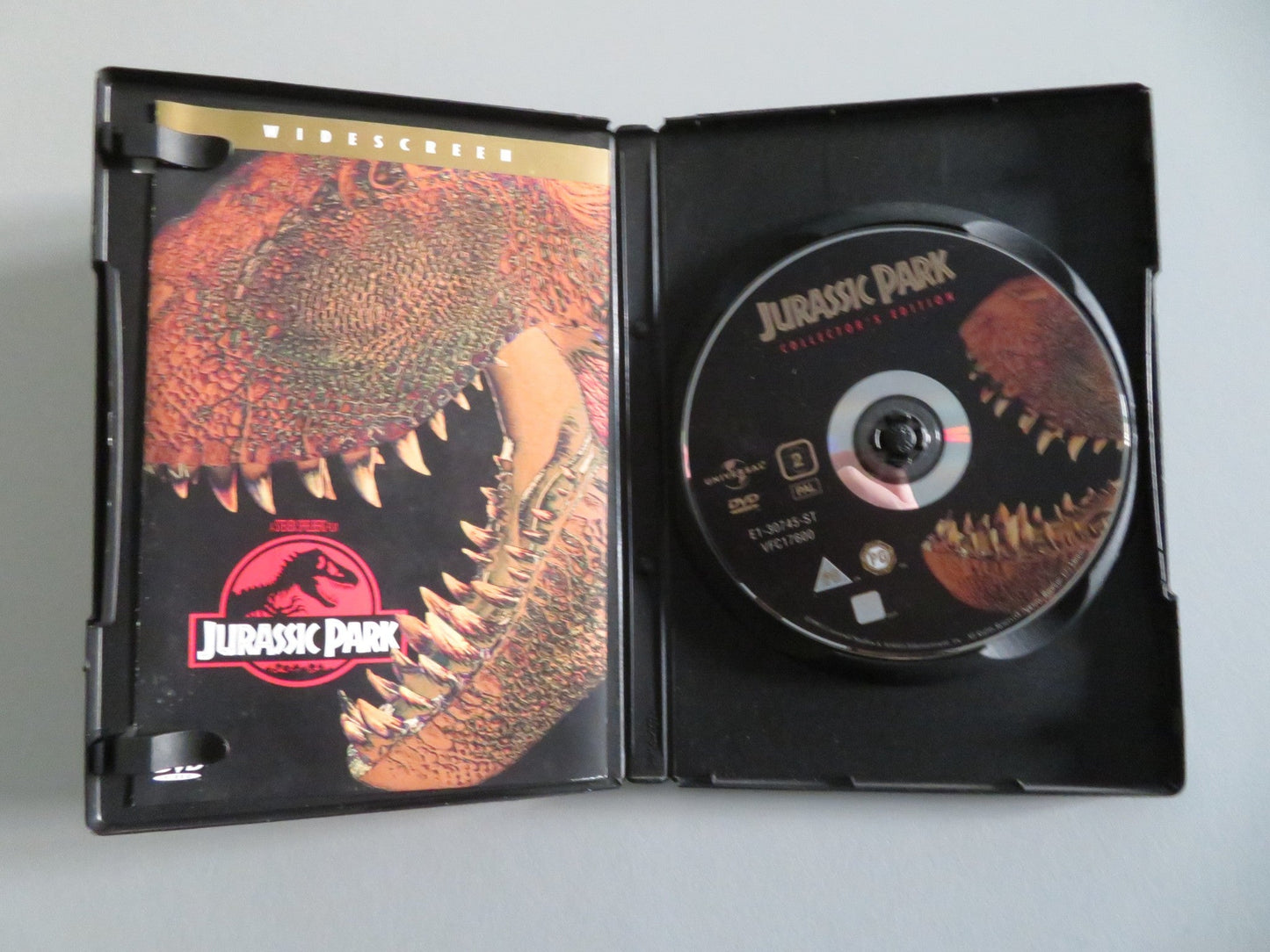 JURASSIC PARK (DVD) SAM NEILL LAURA DERN RICHARD ATENBOROUGH 1993 REGION 2 Movie posters