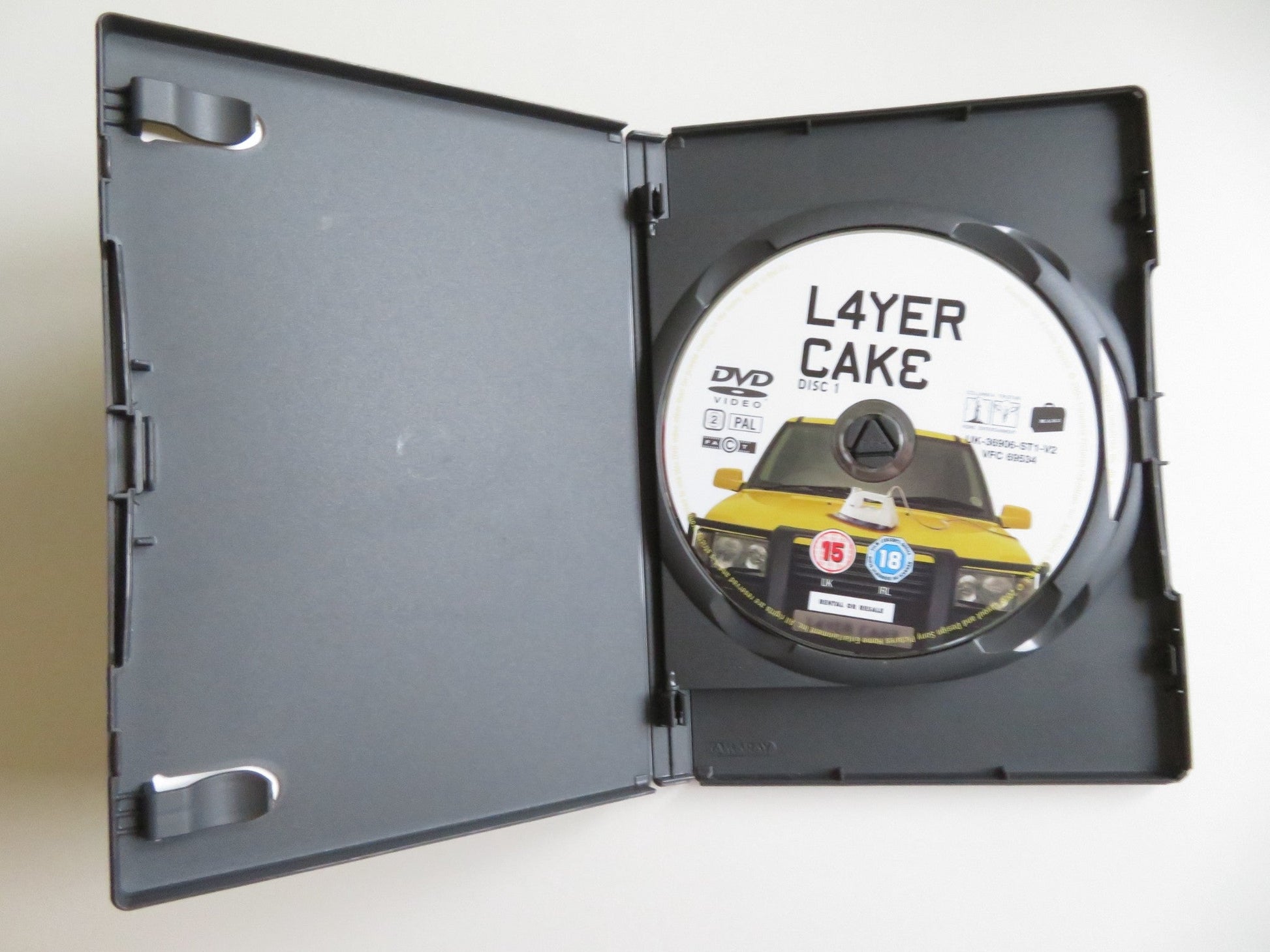 LAYER CAKE - 2 DISC EDITION - B (DVD) DANIEL CRAIG TOM HARDY 2004 REGION 2 Movie posters