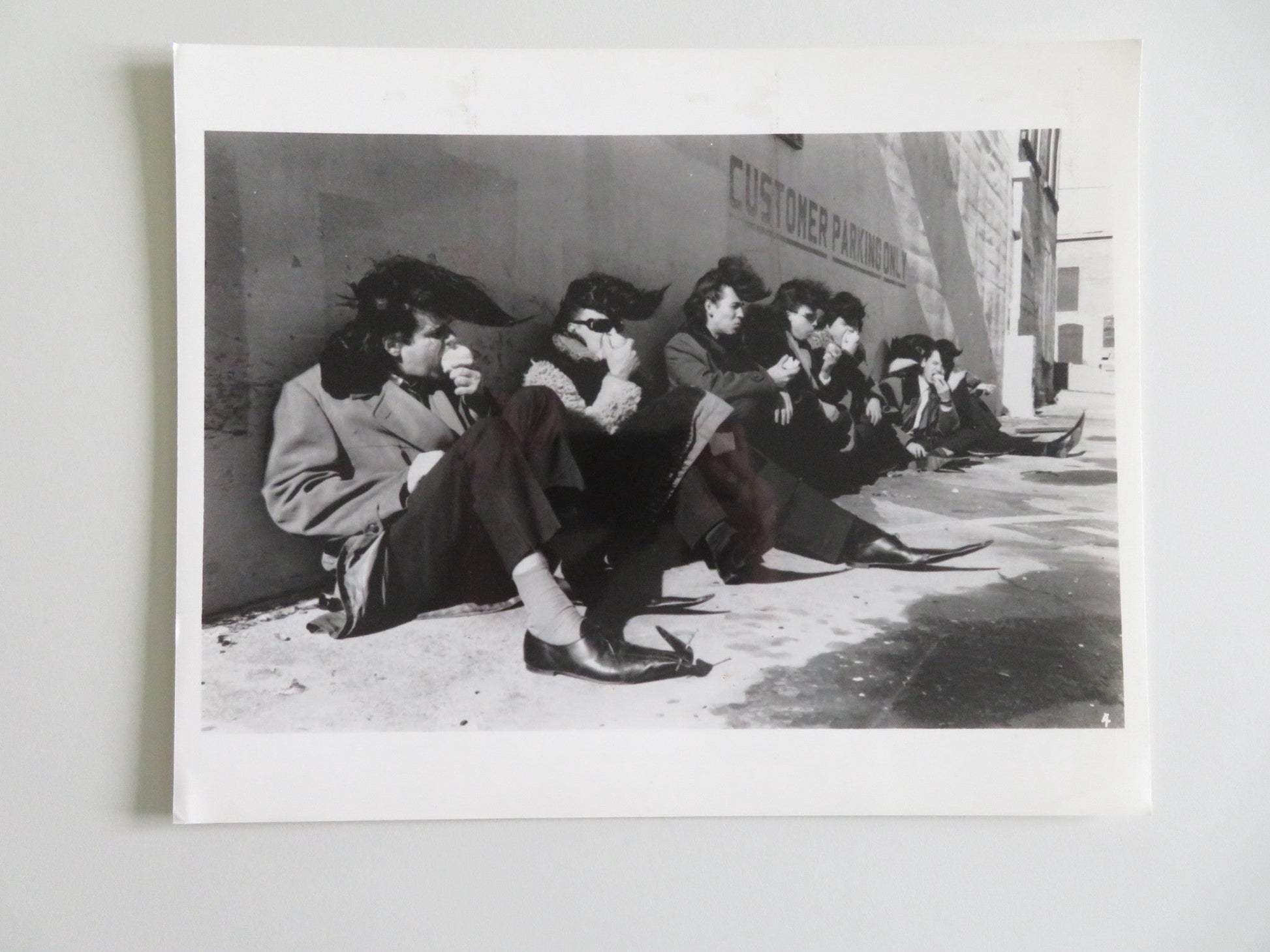 LENINGRAD COWBOYS GO AMERICA MOVIE STILL PHOTO LOT OF 2 MATTI PELLONPAA 1989 - Rendezvous Cinema
