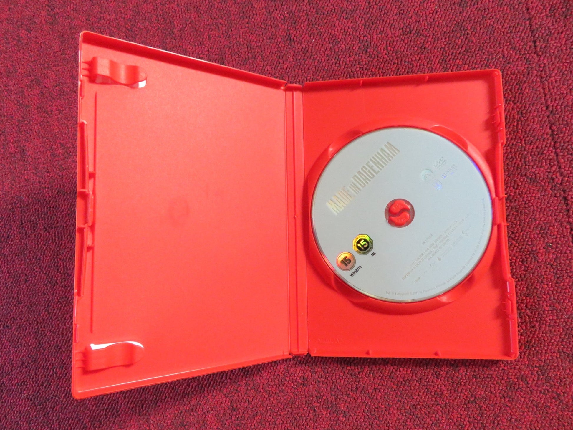 MADE IN DAGENHAM (DVD) SALLY HAWKINS BOB HOSKINS 2010 REGION 2 Rendezvous Cinema Movie posters