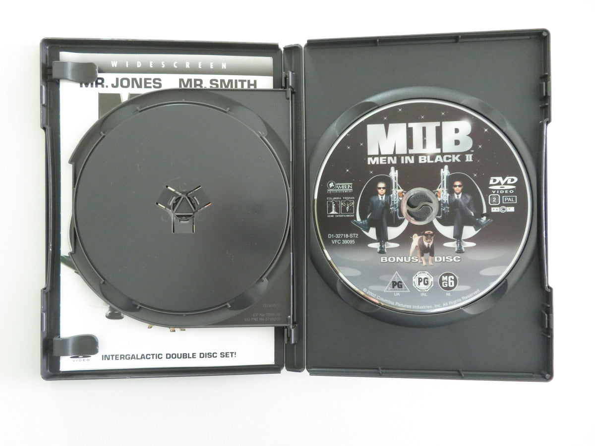 Men in Black II - Double Disc Set (DVD) Will Smith Tommy Lee Jones 2002 Region 2 Movie posters