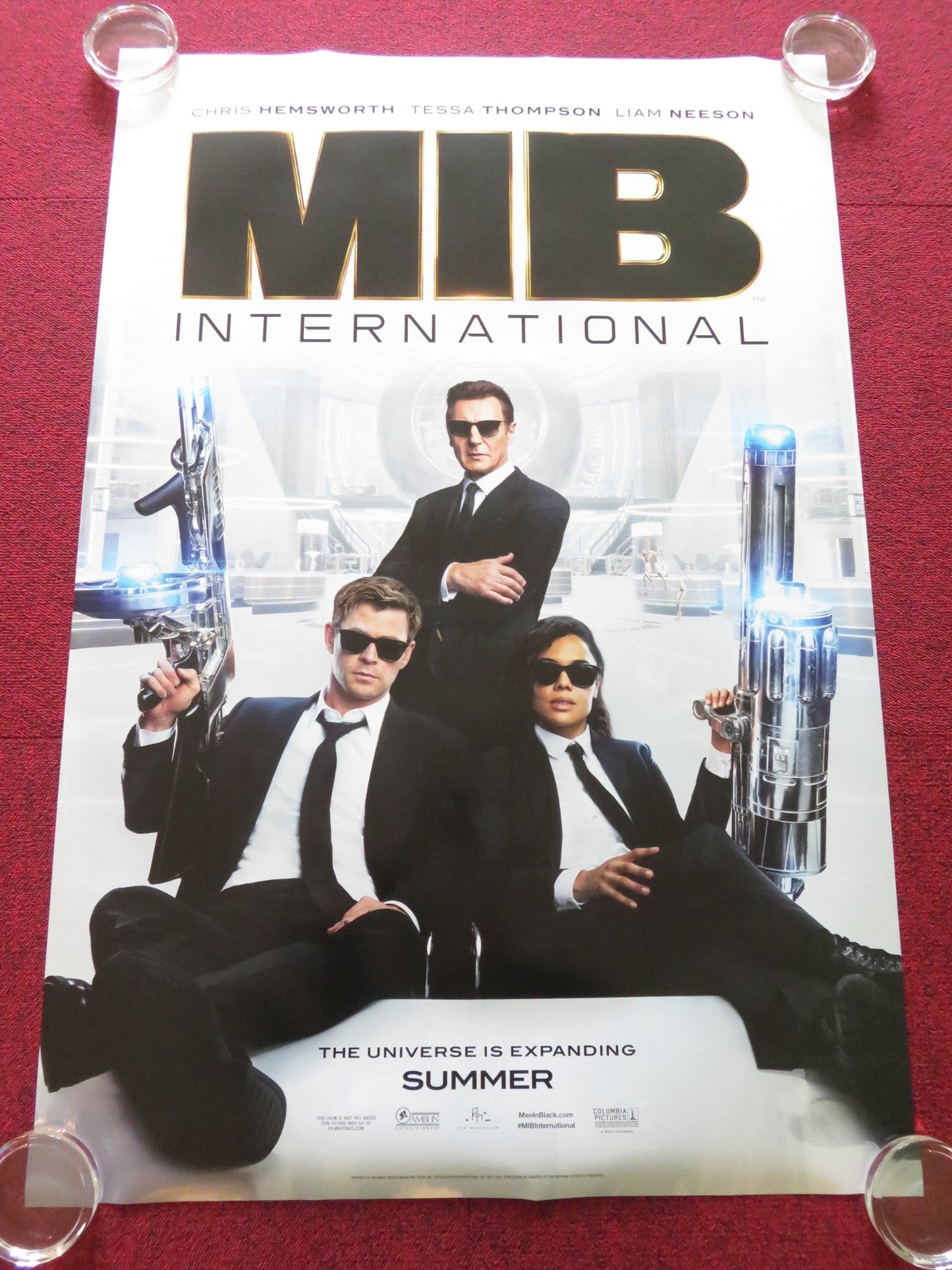 MEN IN BLACK: INTERNATIONAL - B US ONE SHEET ROLLED POSTER CHRIS HEMSWORTH 2019 Rendezvous Cinema Movie posters